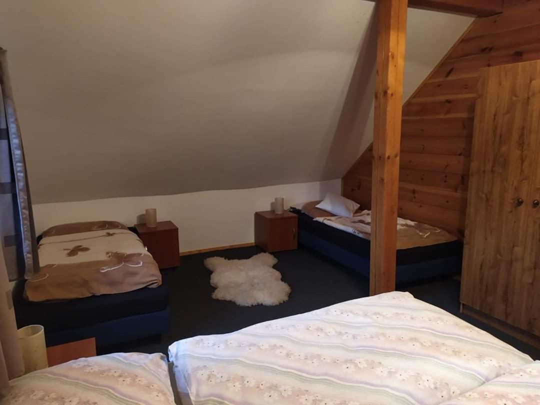 Chata Pod Dubem Plavy Buitenkant foto